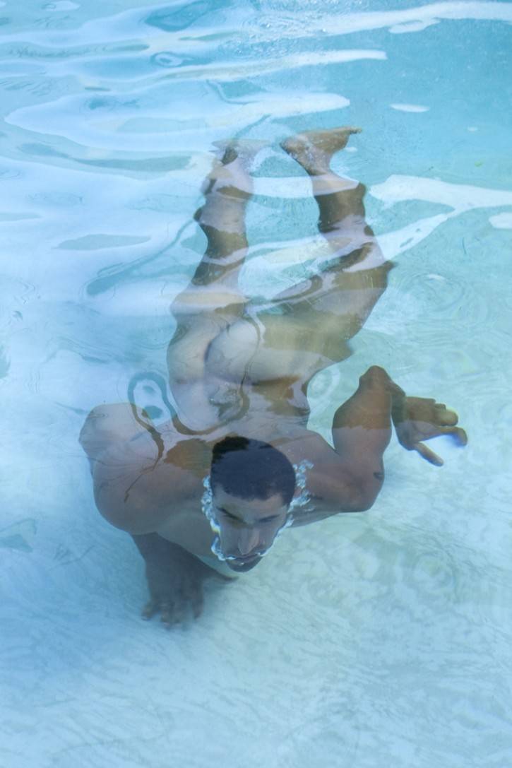 Model Victor Ross Swimming