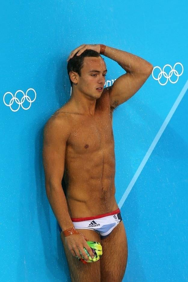 Hot Hot Nude Male Swimmers HD