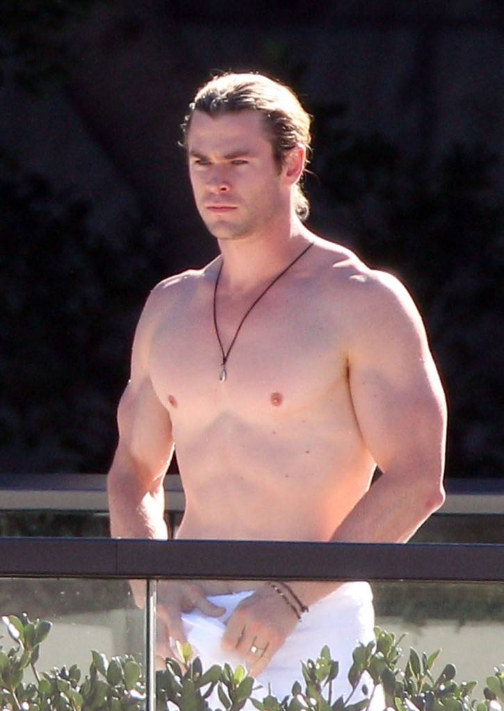 Who Would You Choose Chris Or Liam Hemsworth Daily Squirt