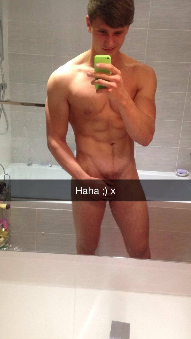 HOT YOUNG MAN SHOWING OFF NUDE TWITTER LAD