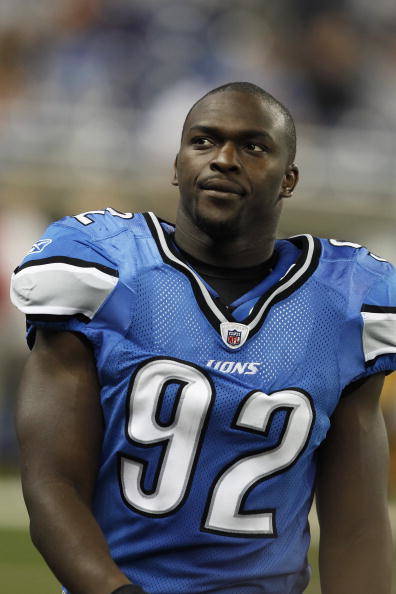 We Want to see hot football player Cliff Avril naked 