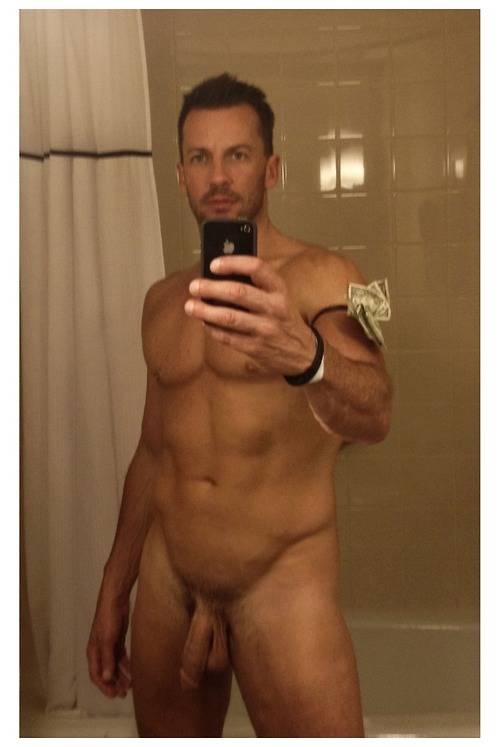 Celeb Selfie Naked Male HD