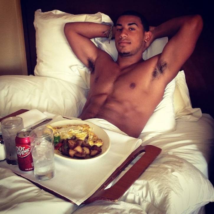 Manny-Torres-shirtless-body