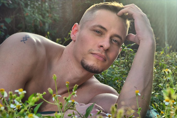 MODEL OF THE DAY: ASTON SPRINGS