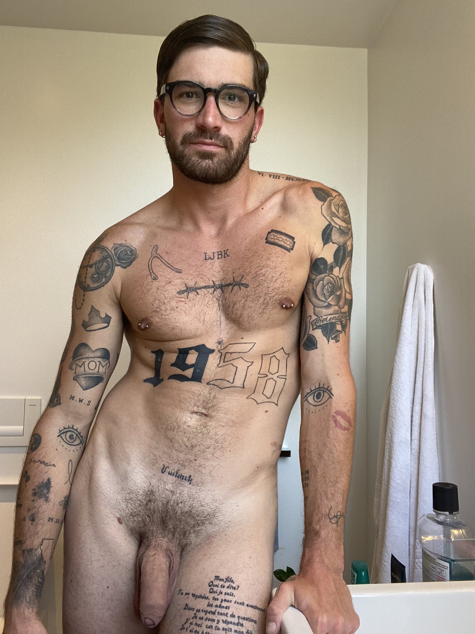 UMMMMMM… WOW!!! HOTTEST GAY PICS!
