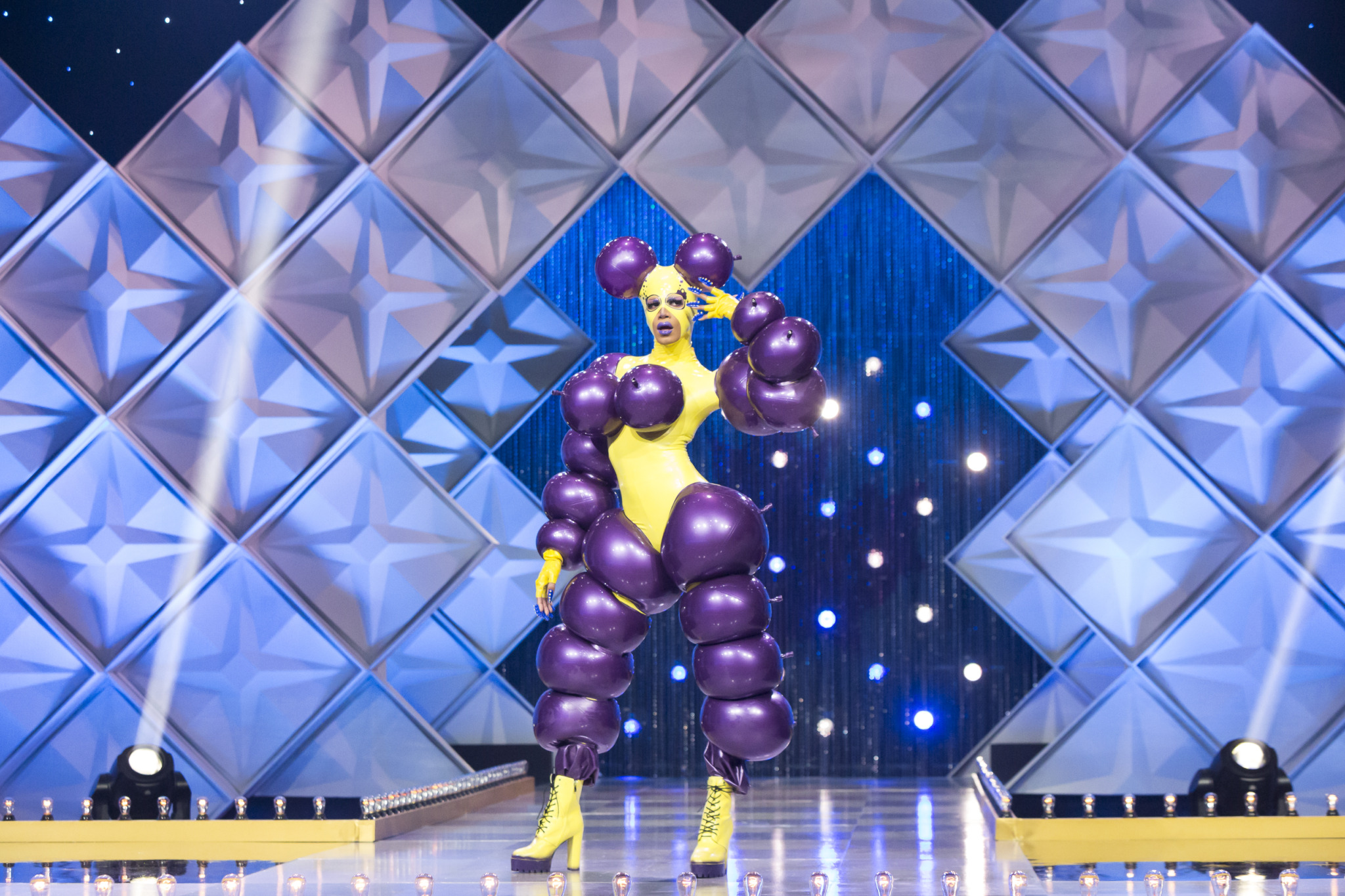 Going Xtra Deep On Drag Race Daily Squirt