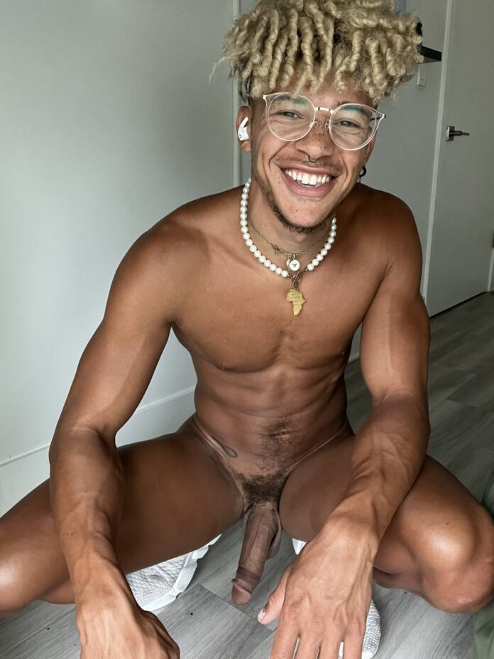 Model Of The Day Elijah Zayne Daily Squirt