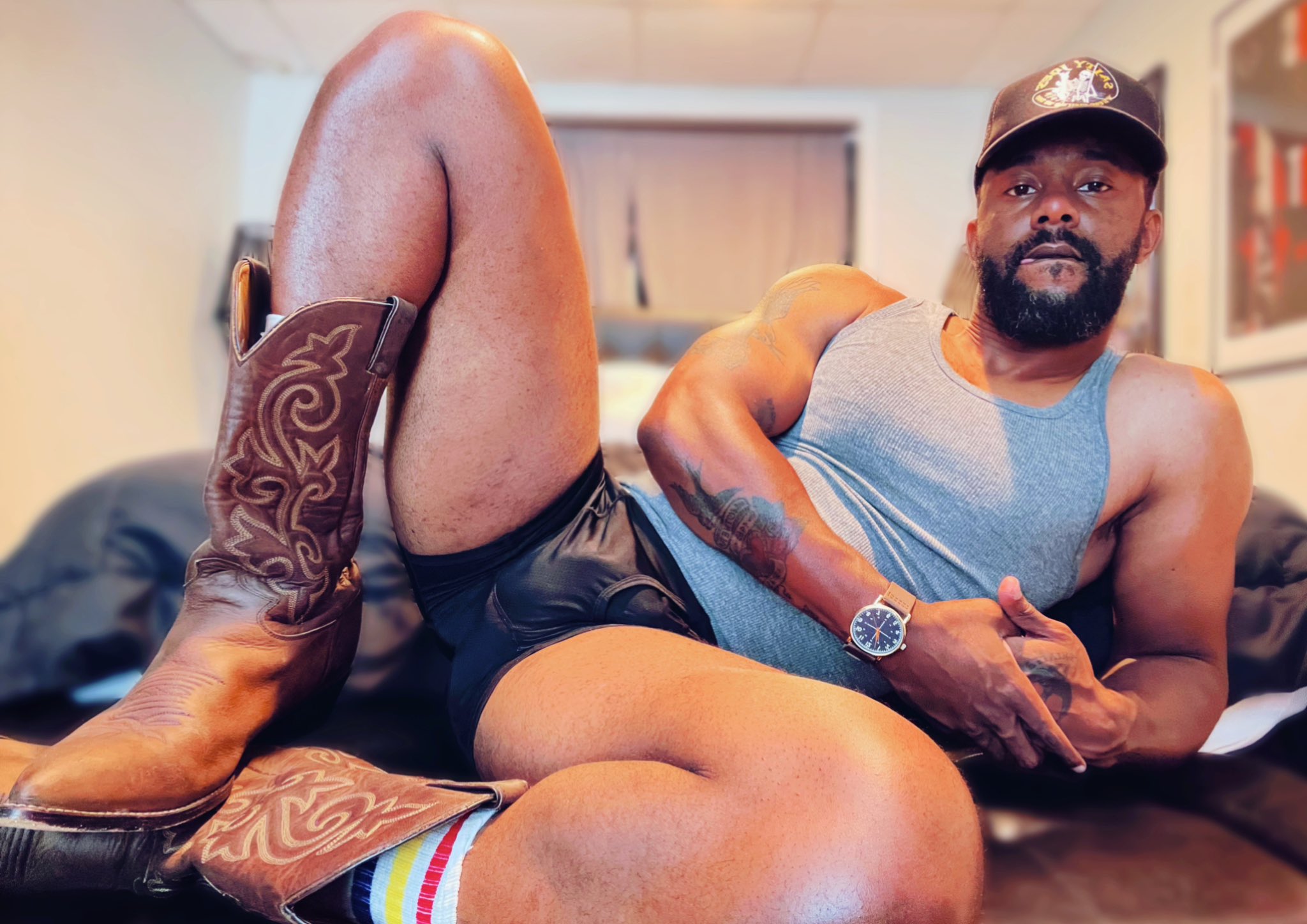 MODEL OF THE DAY: CUNTRYBOY84