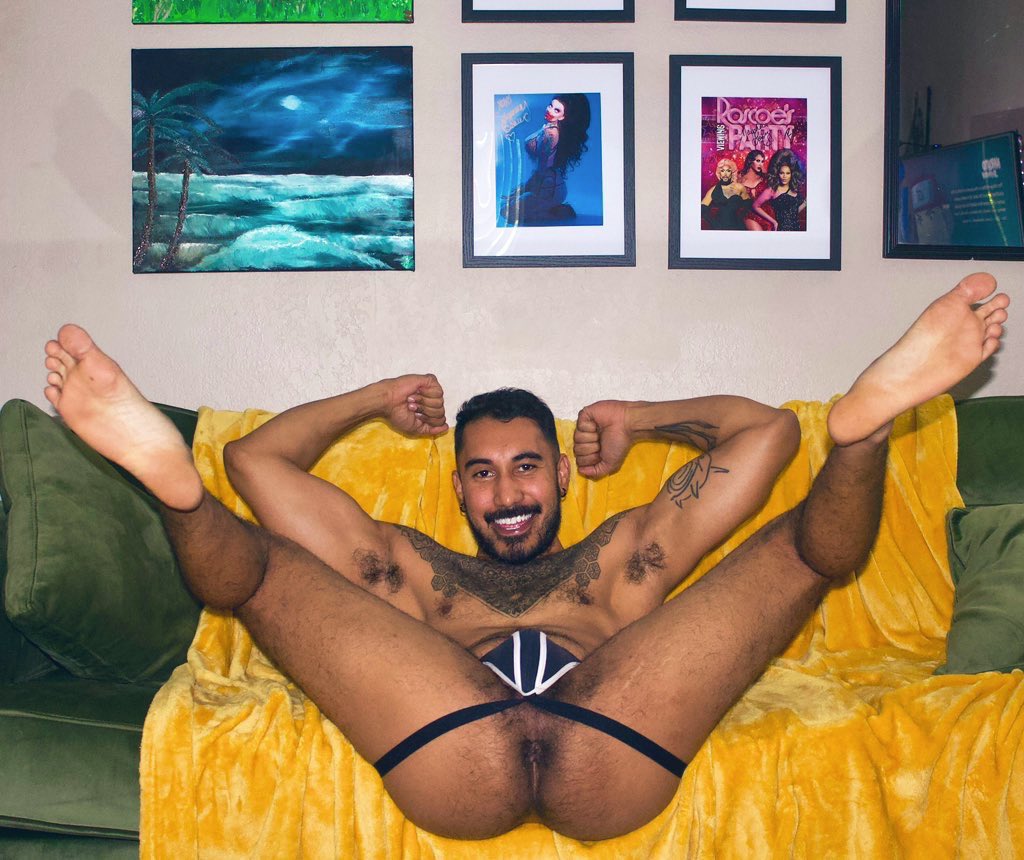 MODEL OF THE DAY: THAT NAKED GAYMER | Daily Squirt