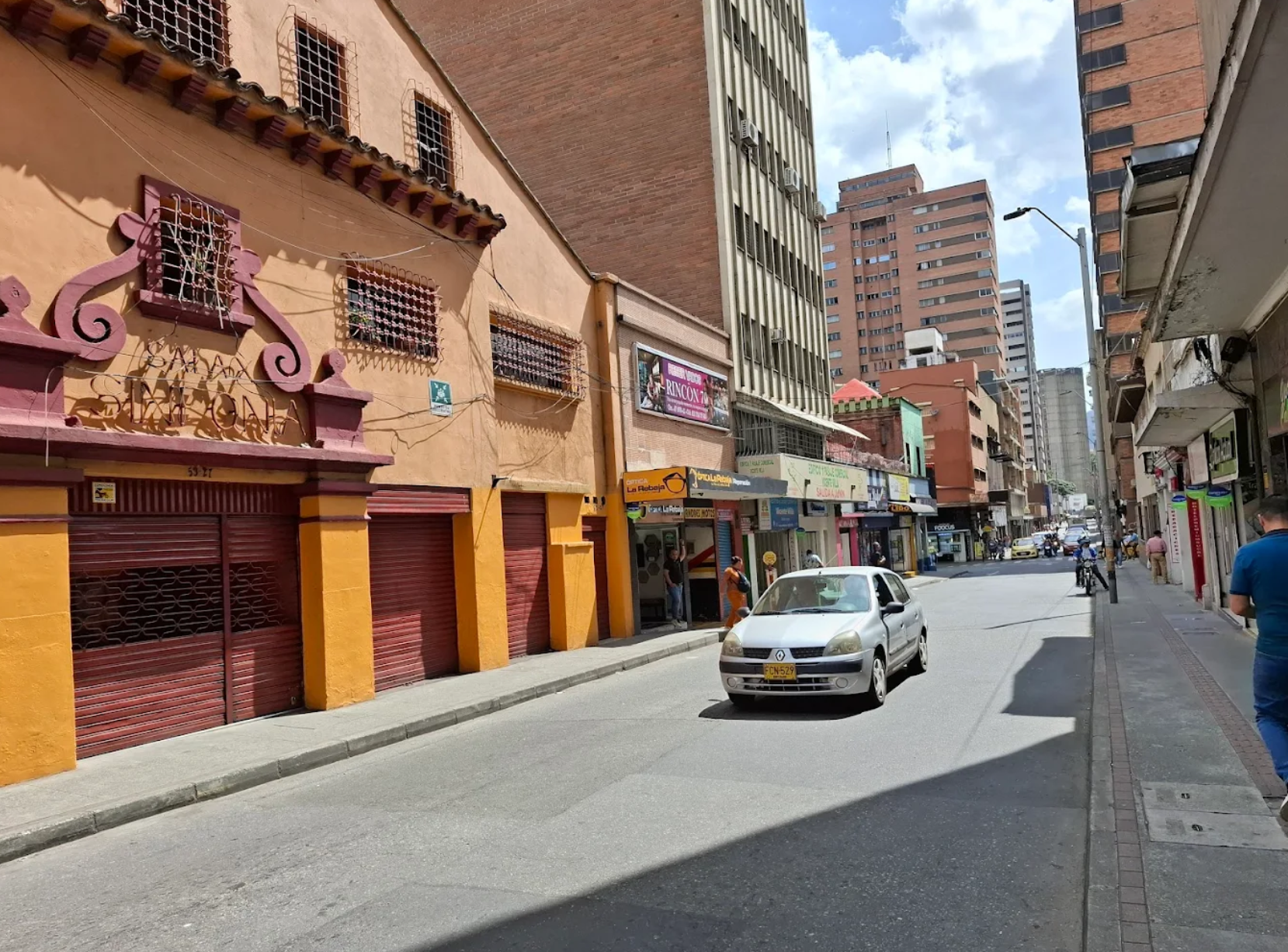 Teatro Sinfonia, an Adult Porn Cinema in Downtown Medellin, Colombia where gay cruising and gay hookups happen