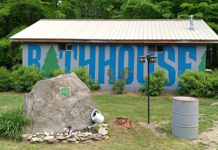 gay cruising and gay hookup campground Oneida Campground and Lodge Campground in in Milford, Pennsylvania