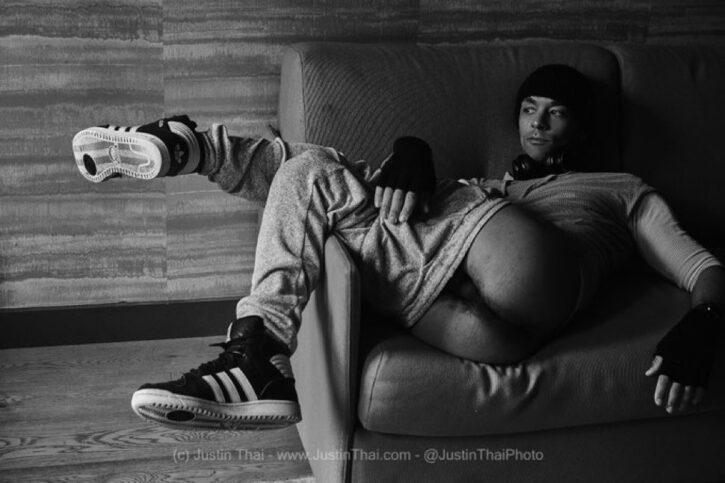 onlyfans-justforfans-gay-porn-star-aj-sloan-showing-off-his-ass-and-posing-on-a-couch