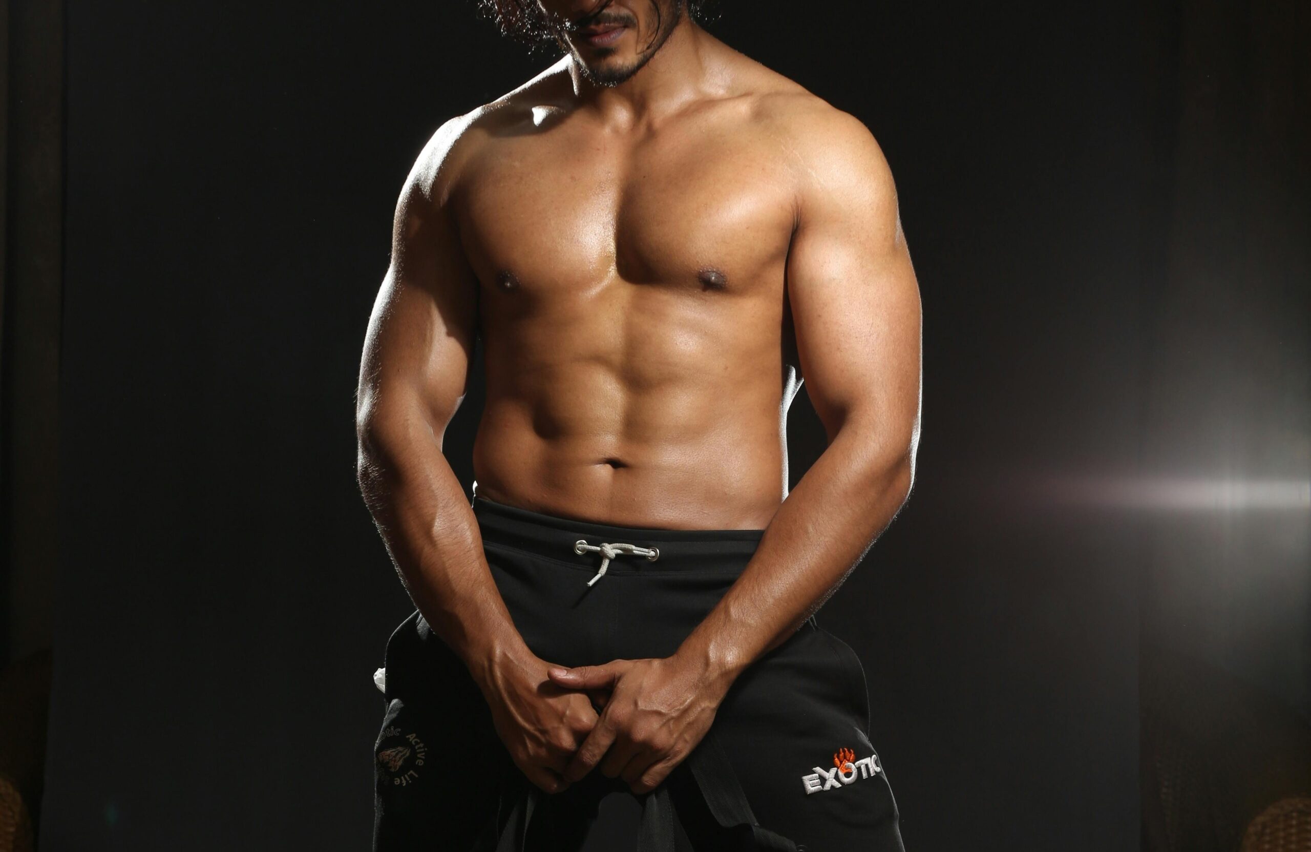 gay sexy bodybuilder frequenting gay sex club in peru for hot anonymous hookups Photo by BD Jewel