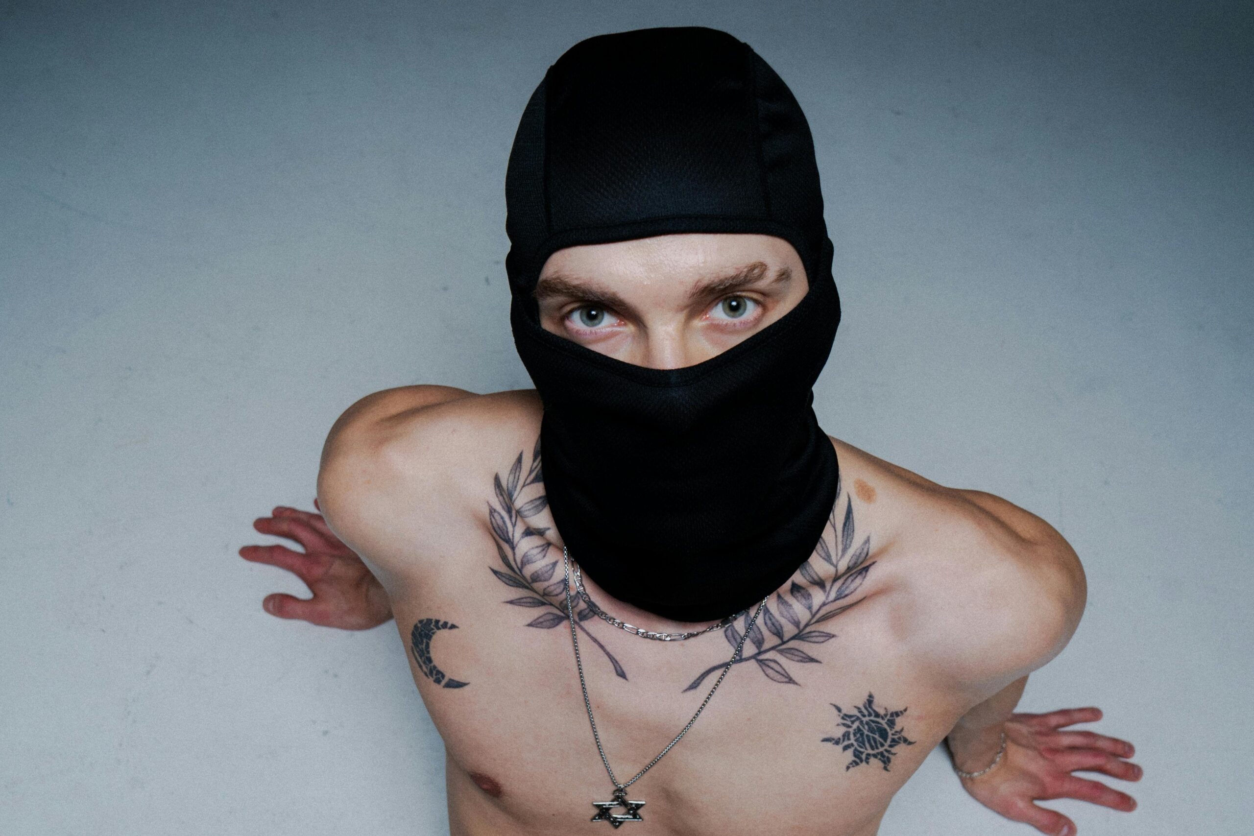 6 Tips to Keep Your Gay Hookups Discreet and Anonymous